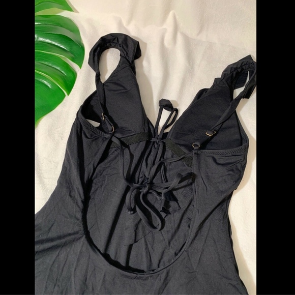 NEW $124 Becca Socialite‎ Ruffle One-Piece Swimsuit in Black [SZ Medium ] - Picture 7 of 8